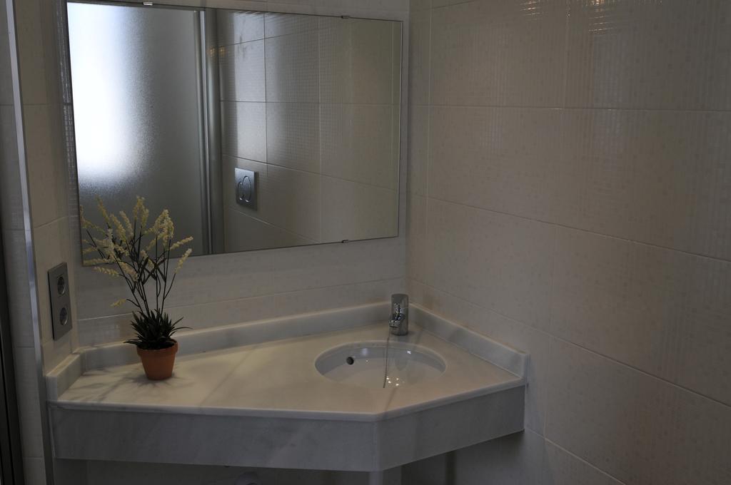 Hostal Tarifa -Recepcion Abierta Las 24H- Habitación foto